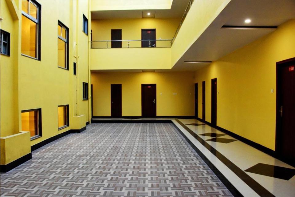 Hotel Varenya Inn Yavatmal Exterior foto